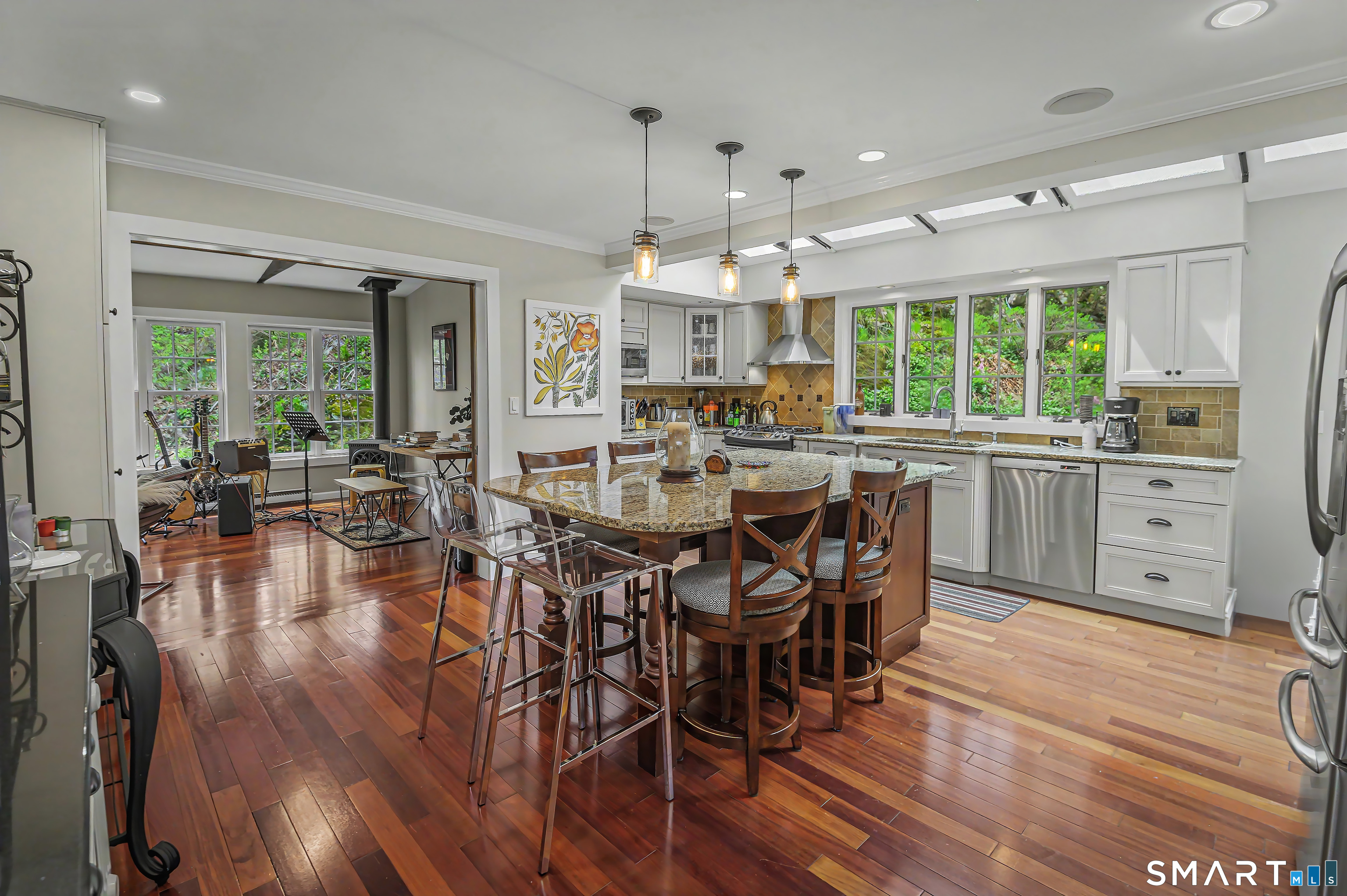 16 Twixt Hills Road Ridgefield, CT 06877 - Photo 10 of 25