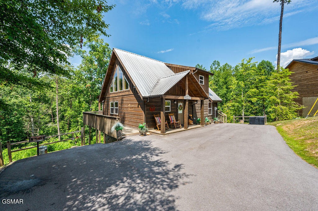1519 Bluff Ridge Road Sevierville, TN 37876 - Photo 1 of 31 Gallery Image 1