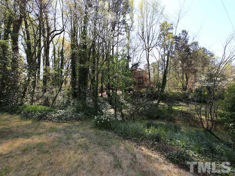 1324 Banbury Road Raleigh, NC 27607 - Photo 21 of 24