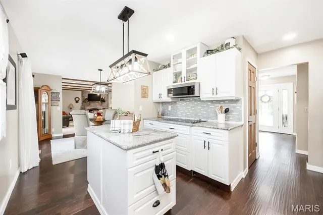 $350,000 | 509 Coventry Road, Troy, IL 62294