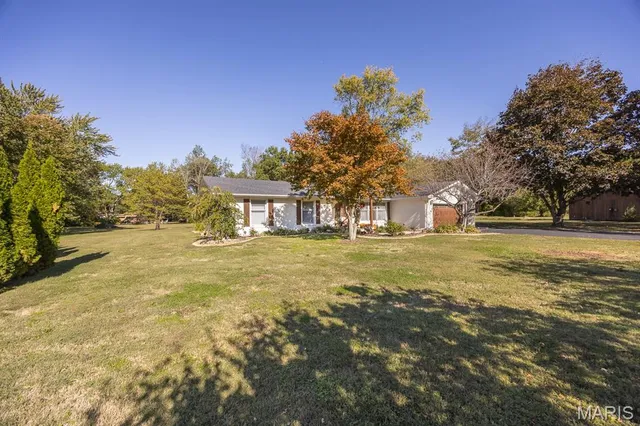 $350,000 | 509 Coventry Road, Troy, IL 62294