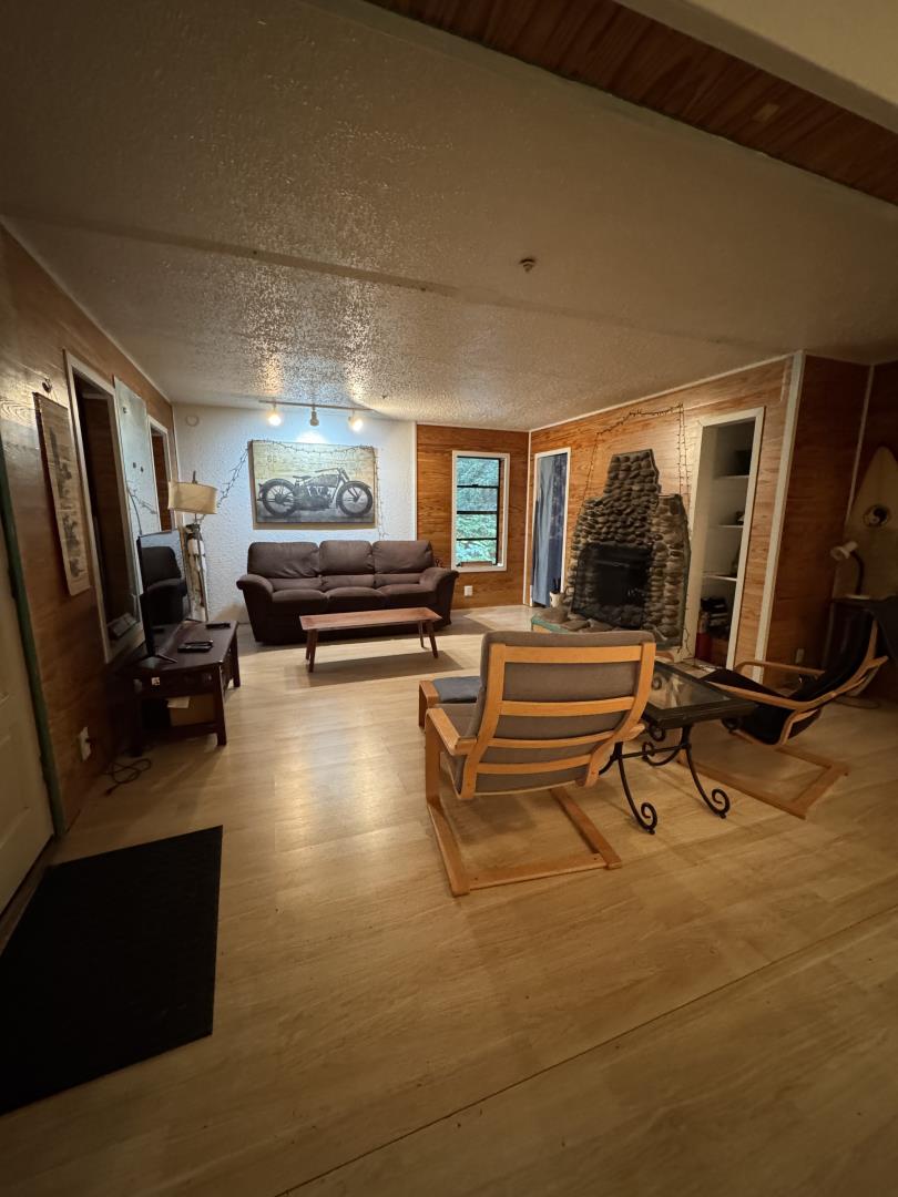700 Laurel View Road Los Gatos, CA 95033 - Photo 18 of 21 a living room with patio furniture