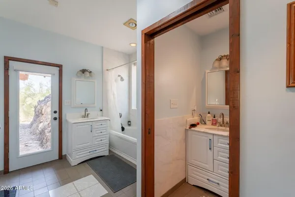 a view of walk in closet