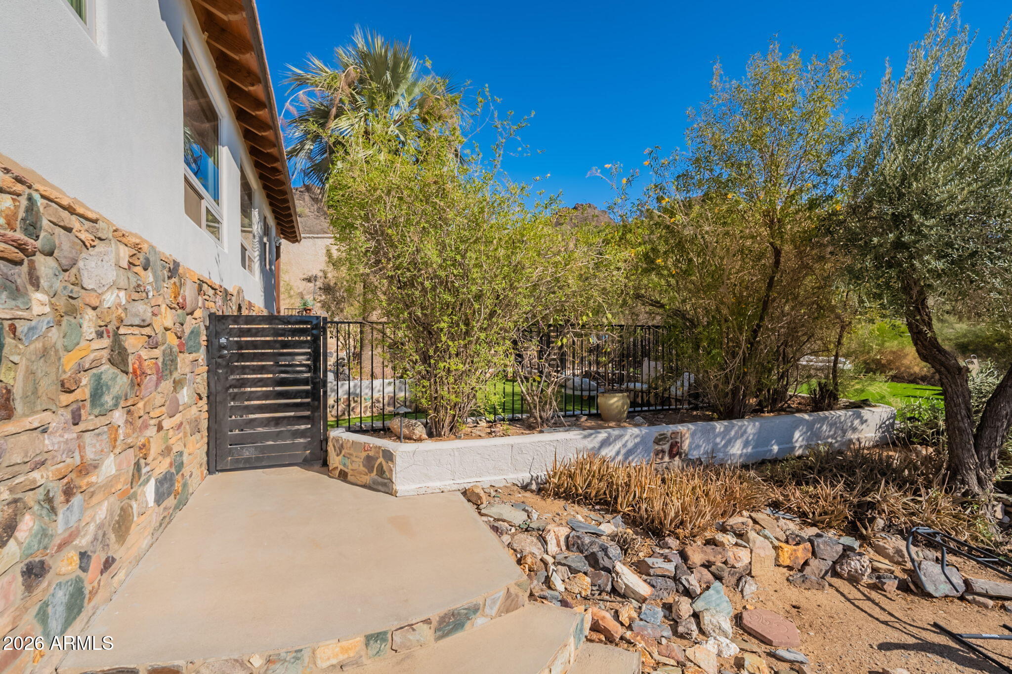 1902 East Cortez Street Phoenix, AZ 85020 - Photo 6 of 60 a view of a backyard