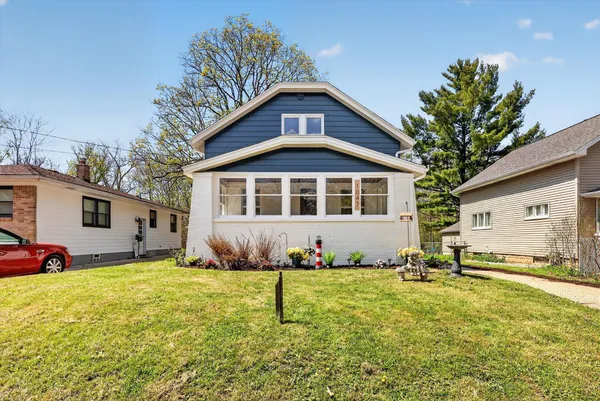 $295,000 | 1047 Eastern Avenue Northeast, Grand Rapids, MI 49503