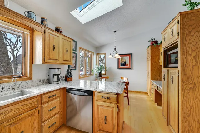 $850,000 | 5335 Baywood Shores Drive, Mound, MN 55364