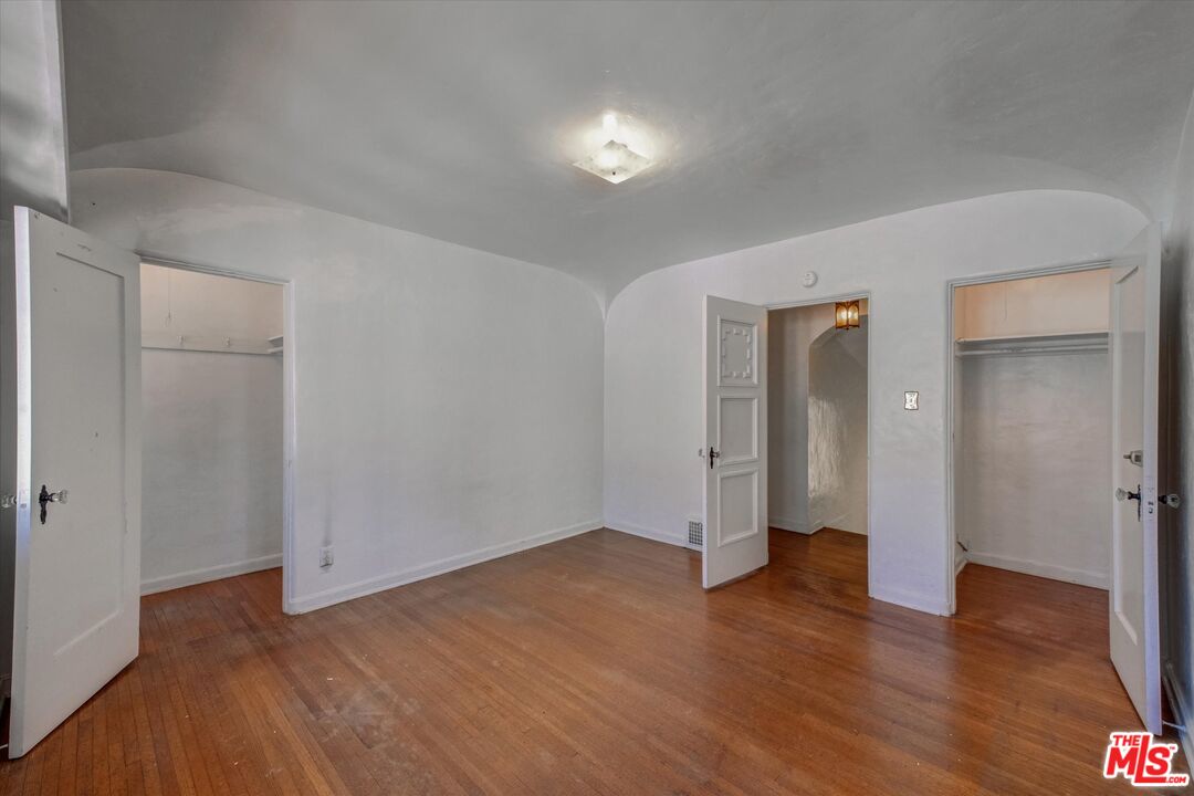 6220 Warner Drive Los Angeles, CA 90048 - Photo 30 of 44 wooden floor in an empty room