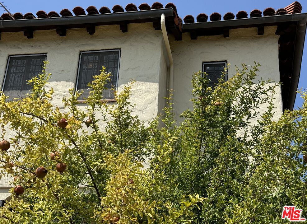 6220 Warner Drive Los Angeles, CA 90048 - Photo 38 of 44