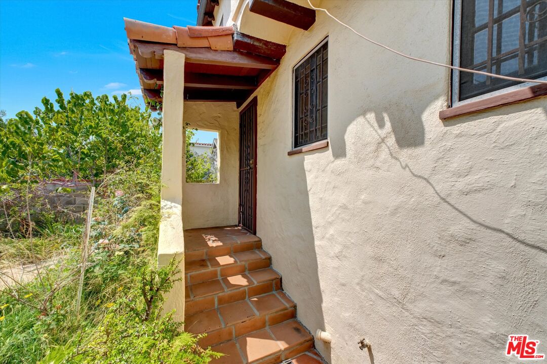 6220 Warner Drive Los Angeles, CA 90048 - Photo 43 of 44 a picture of a door of the house