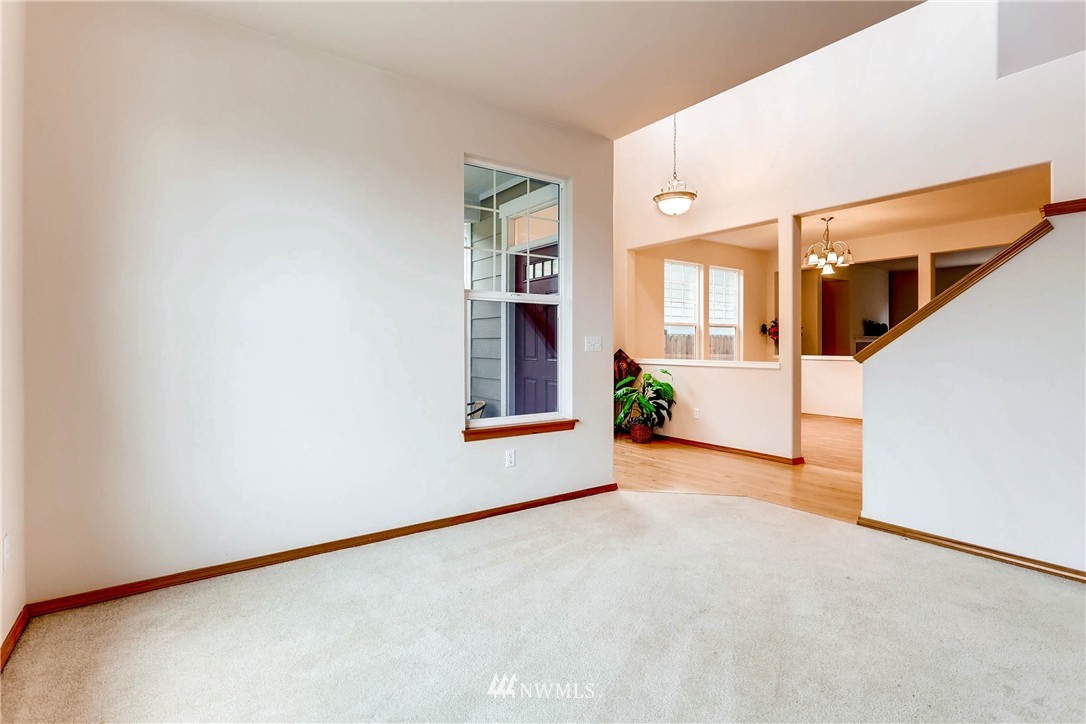 606 Pasco Place Northeast Renton, WA 98059 - Photo 3 of 25 Gallery Image 3