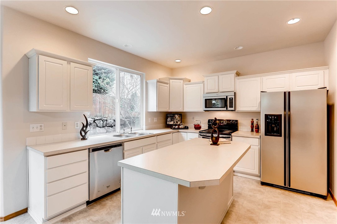 606 Pasco Place Northeast Renton, WA 98059 - Photo 5 of 25 Gallery Image 5