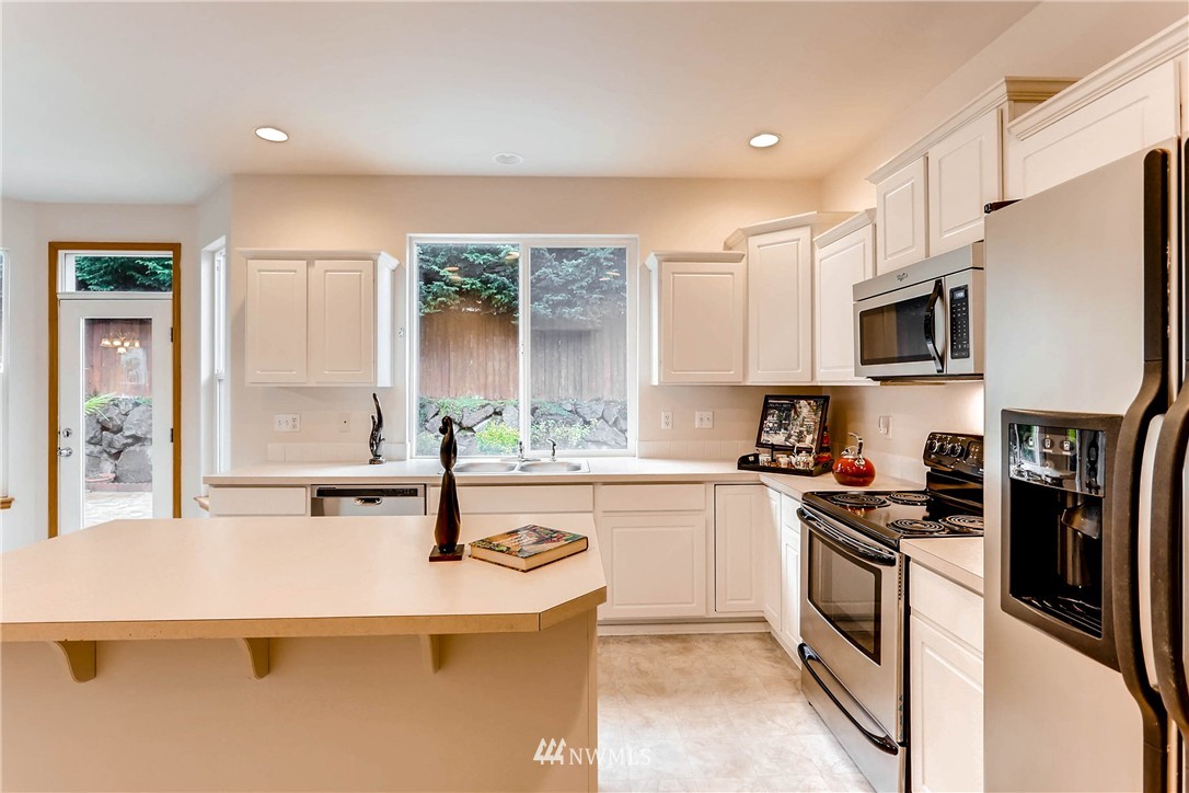 606 Pasco Place Northeast Renton, WA 98059 - Photo 7 of 25 Gallery Image 7
