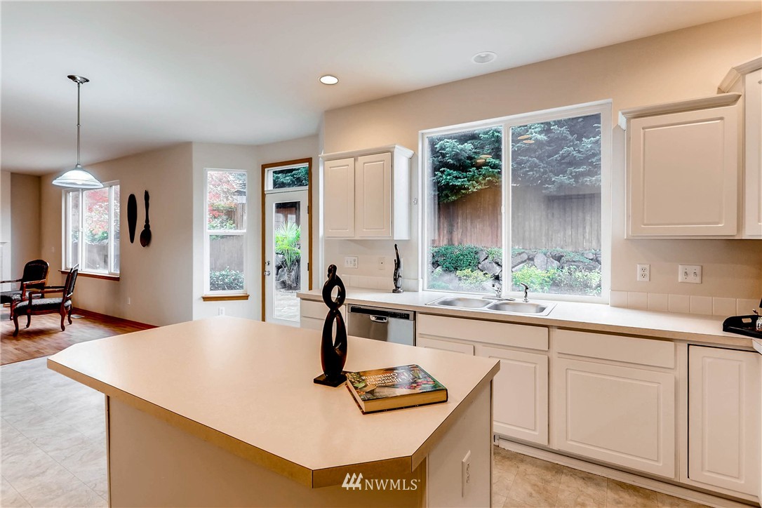 606 Pasco Place Northeast Renton, WA 98059 - Photo 8 of 25 Gallery Image 8