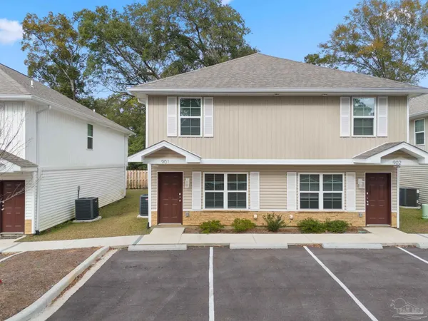 $1,625 | 9906 Holsberry Road, Unit 101, Pensacola, FL 32534
