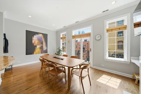 $1,050,000 | 367 West Superior Street, Unit B, Chicago, IL 60654