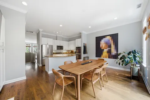 $1,050,000 | 367 West Superior Street, Unit B, Chicago, IL 60654