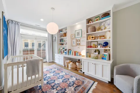 $1,050,000 | 367 West Superior Street, Unit B, Chicago, IL 60654