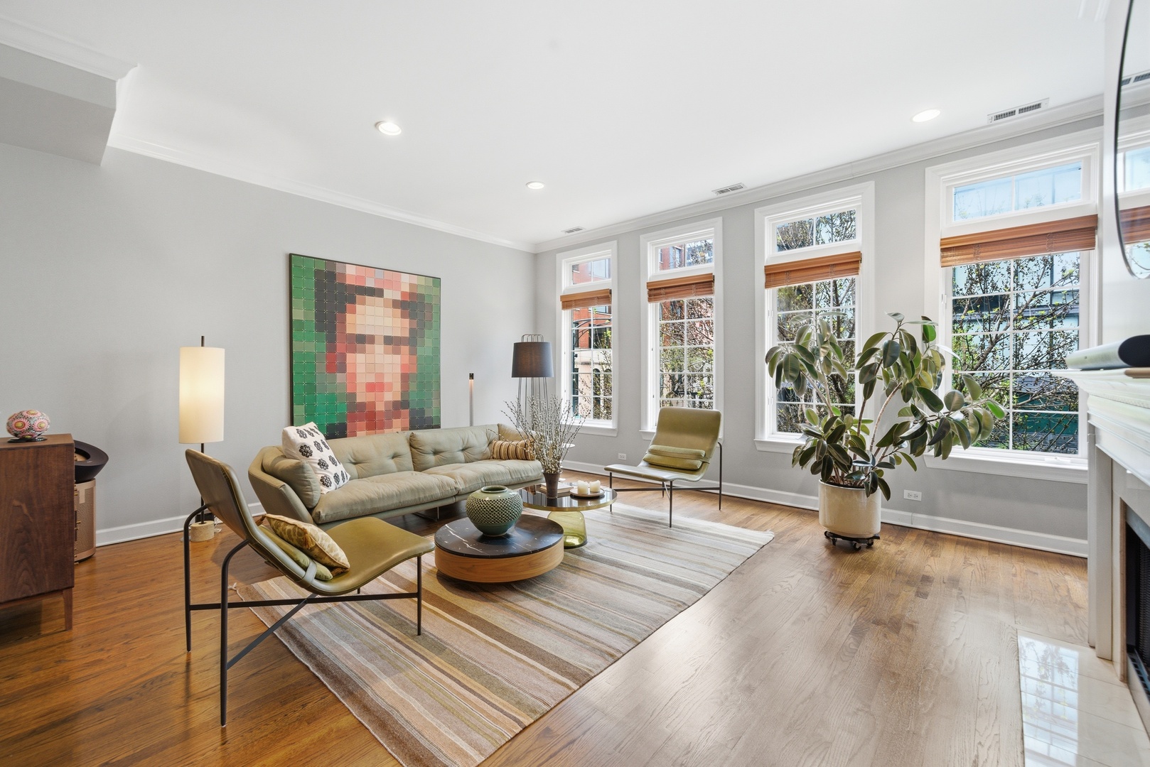 367 West Superior Street, Unit B Chicago, IL 60654 - Photo 4 of 33