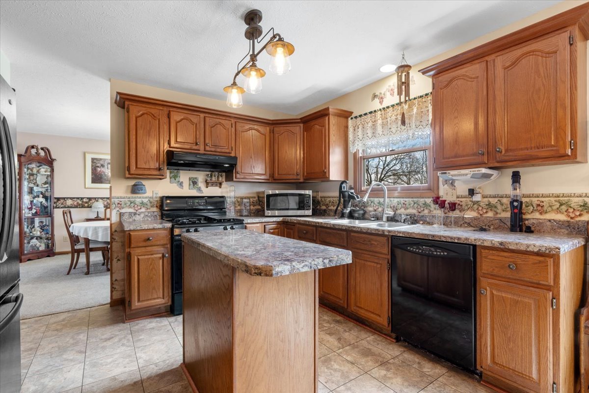 504 Augusta Drive Chatham, IL 62629 - Photo 11 of 39
