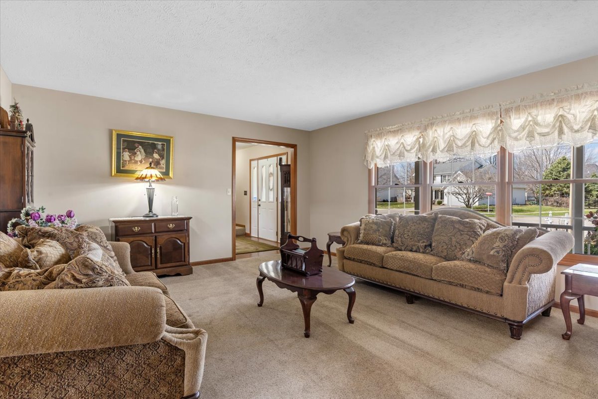 504 Augusta Drive Chatham, IL 62629 - Photo 5 of 39