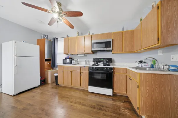 $549,999 | 4706 West Berenice Avenue, Chicago, IL 60641