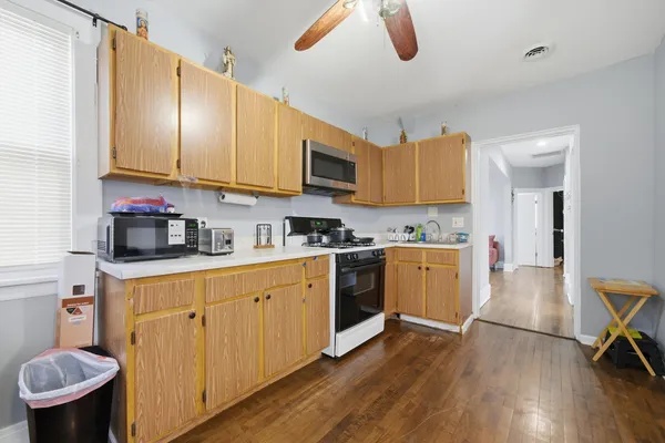 $549,999 | 4706 West Berenice Avenue, Chicago, IL 60641
