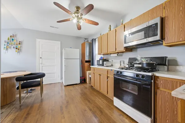 $549,999 | 4706 West Berenice Avenue, Chicago, IL 60641