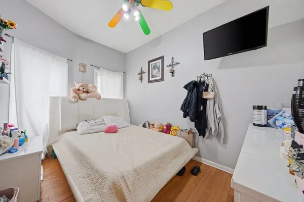 $549,999 | 4706 West Berenice Avenue, Chicago, IL 60641