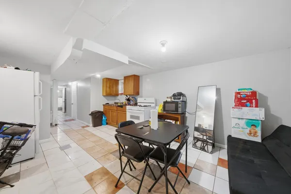 $549,999 | 4706 West Berenice Avenue, Chicago, IL 60641