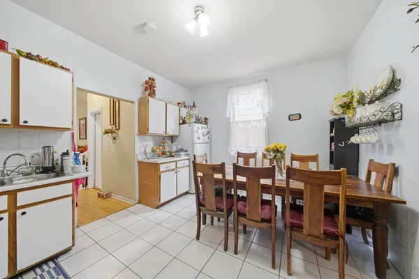 $549,999 | 4706 West Berenice Avenue, Chicago, IL 60641
