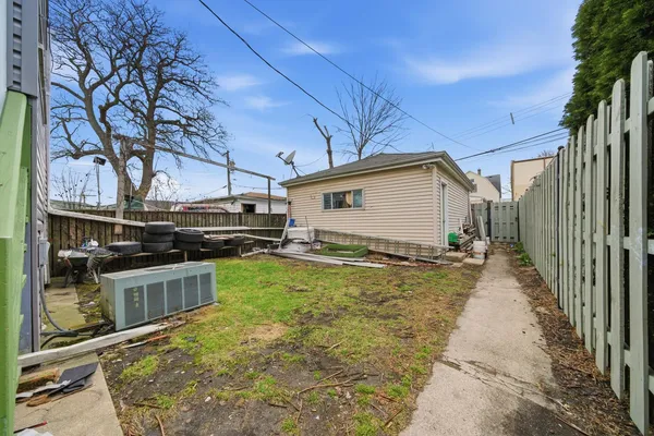 $549,999 | 4706 West Berenice Avenue, Chicago, IL 60641