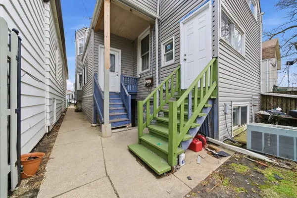$549,999 | 4706 West Berenice Avenue, Chicago, IL 60641