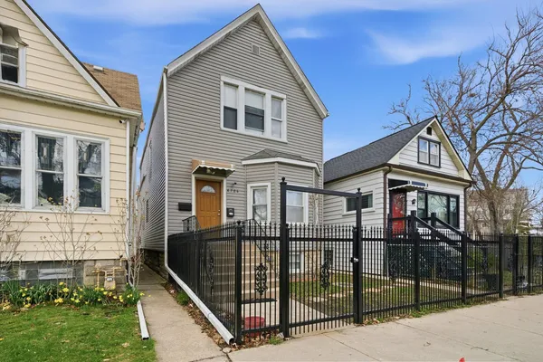 $549,999 | 4706 West Berenice Avenue, Chicago, IL 60641