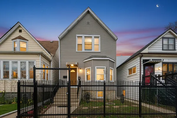 $549,999 | 4706 West Berenice Avenue, Chicago, IL 60641
