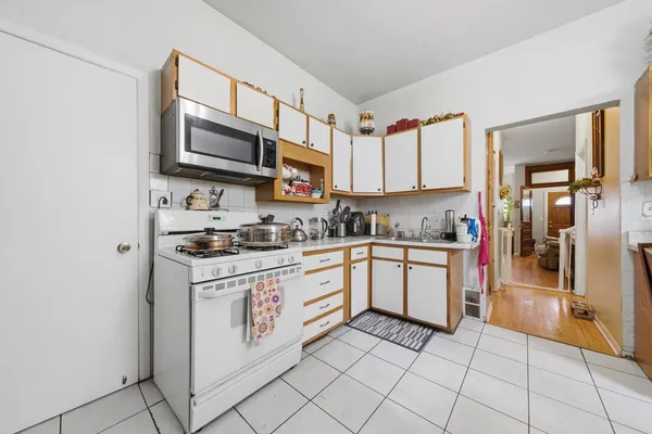 $549,999 | 4706 West Berenice Avenue, Chicago, IL 60641
