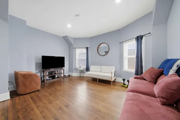 $549,999 | 4706 West Berenice Avenue, Chicago, IL 60641