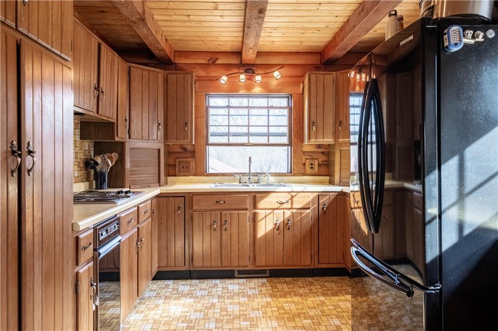 343 Longs Run Road Aliquippa, PA 15001 - Photo 11 of 25 Gallery Image 11