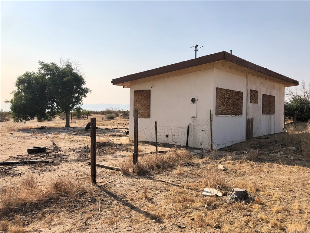 2985 Foxy Flats Road Joshua Tree, CA 92252 - Photo 4 of 21