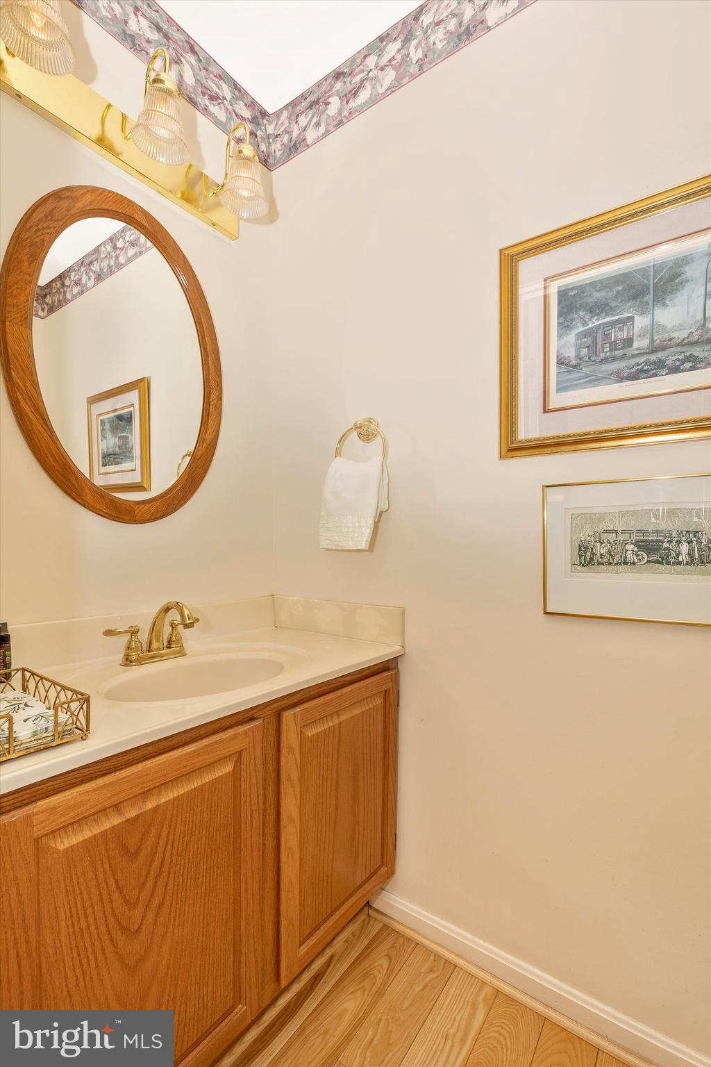 18920 Falling Star Road Germantown, MD 20874 - Photo 19 of 51 1st floor powder room
