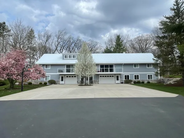 $999,950 | 34328 116th Street, Twin Lakes, WI 53181