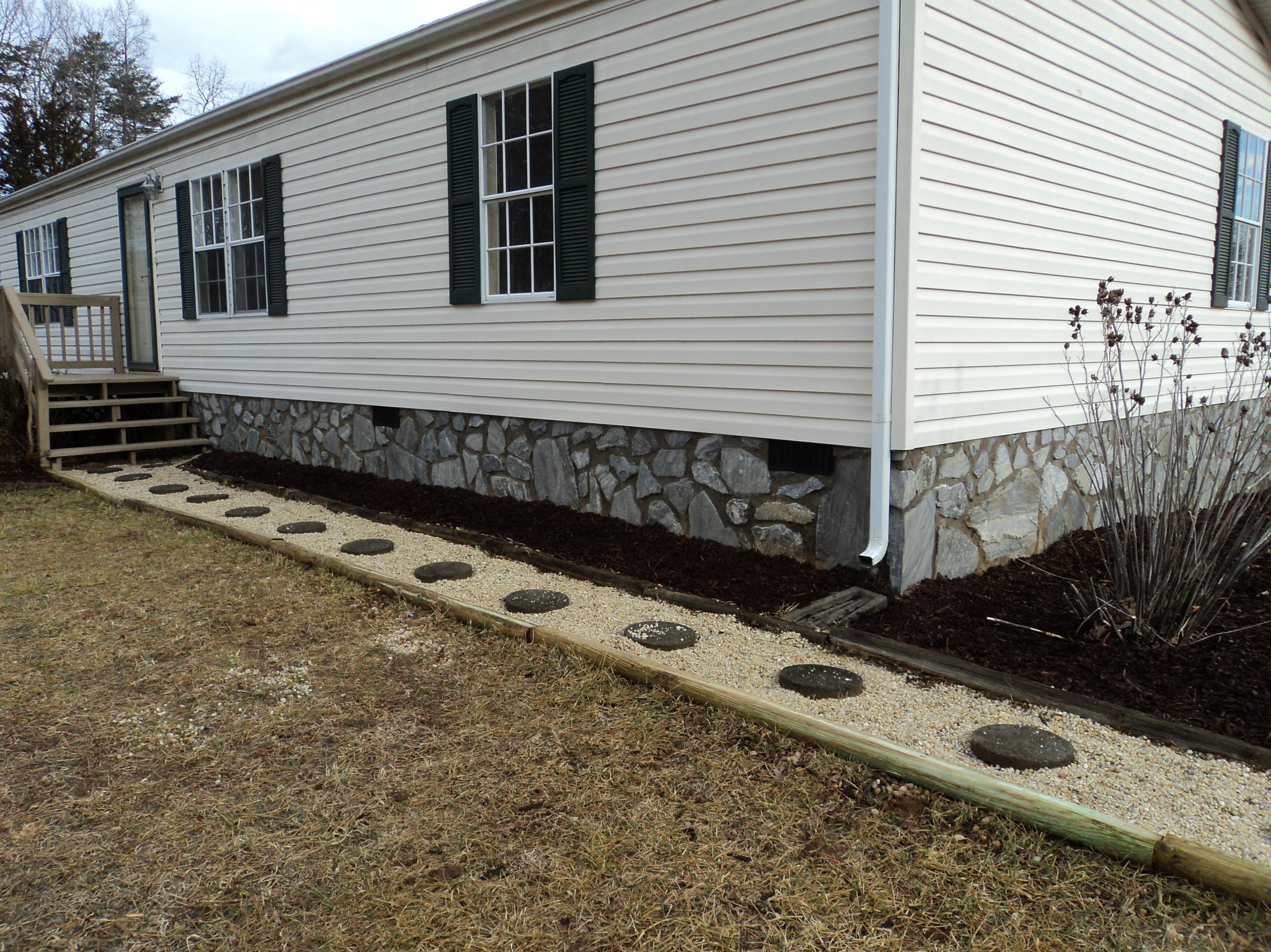 1290 Flint Hill Road Moneta, VA 24121 - Photo 2 of 34 Right Front Side