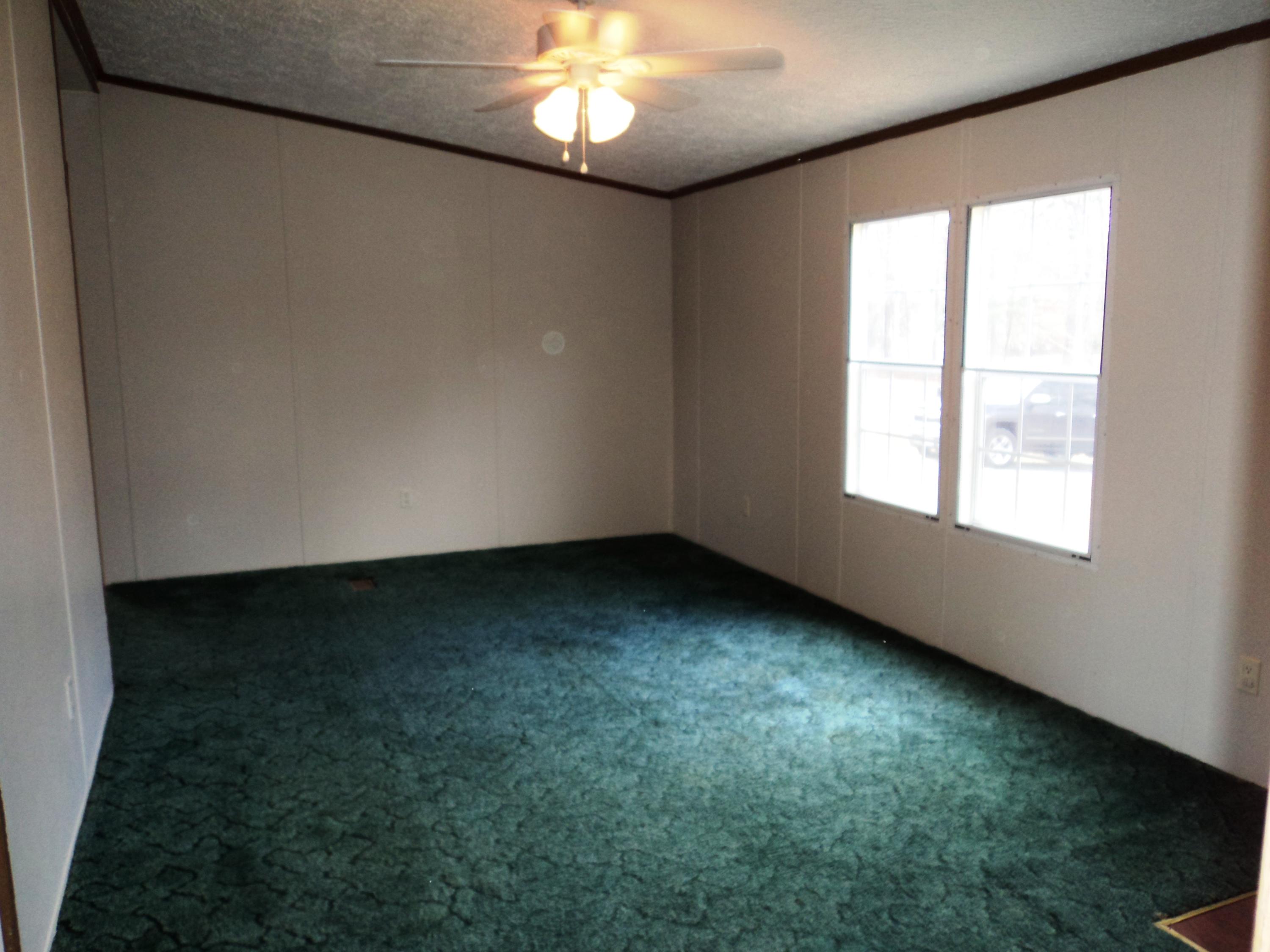 1290 Flint Hill Road Moneta, VA 24121 - Photo 4 of 34 Living Room