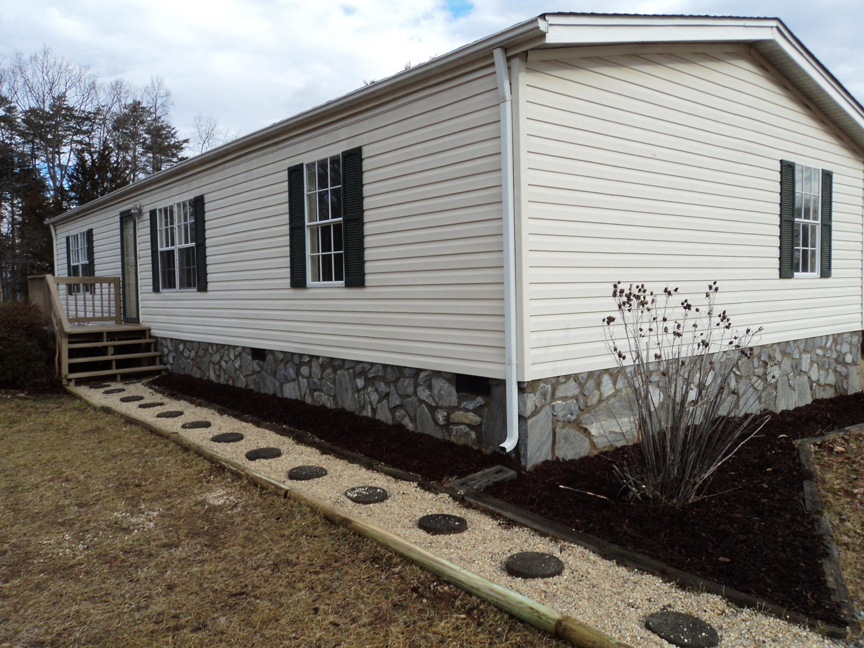 1290 Flint Hill Road Moneta, VA 24121 - Photo 31 of 34 Front r 2