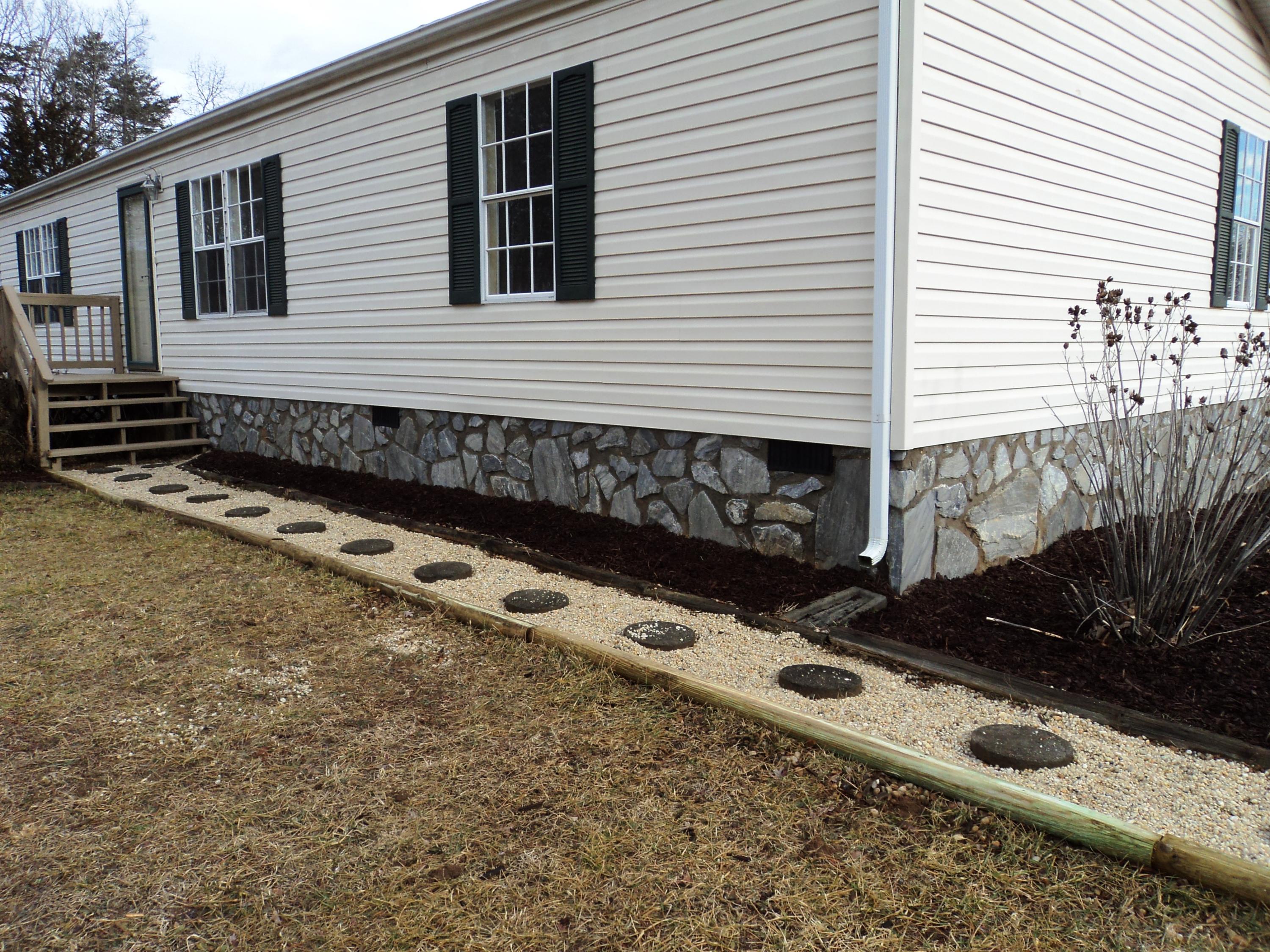 1290 Flint Hill Road Moneta, VA 24121 - Photo 32 of 34 Front right