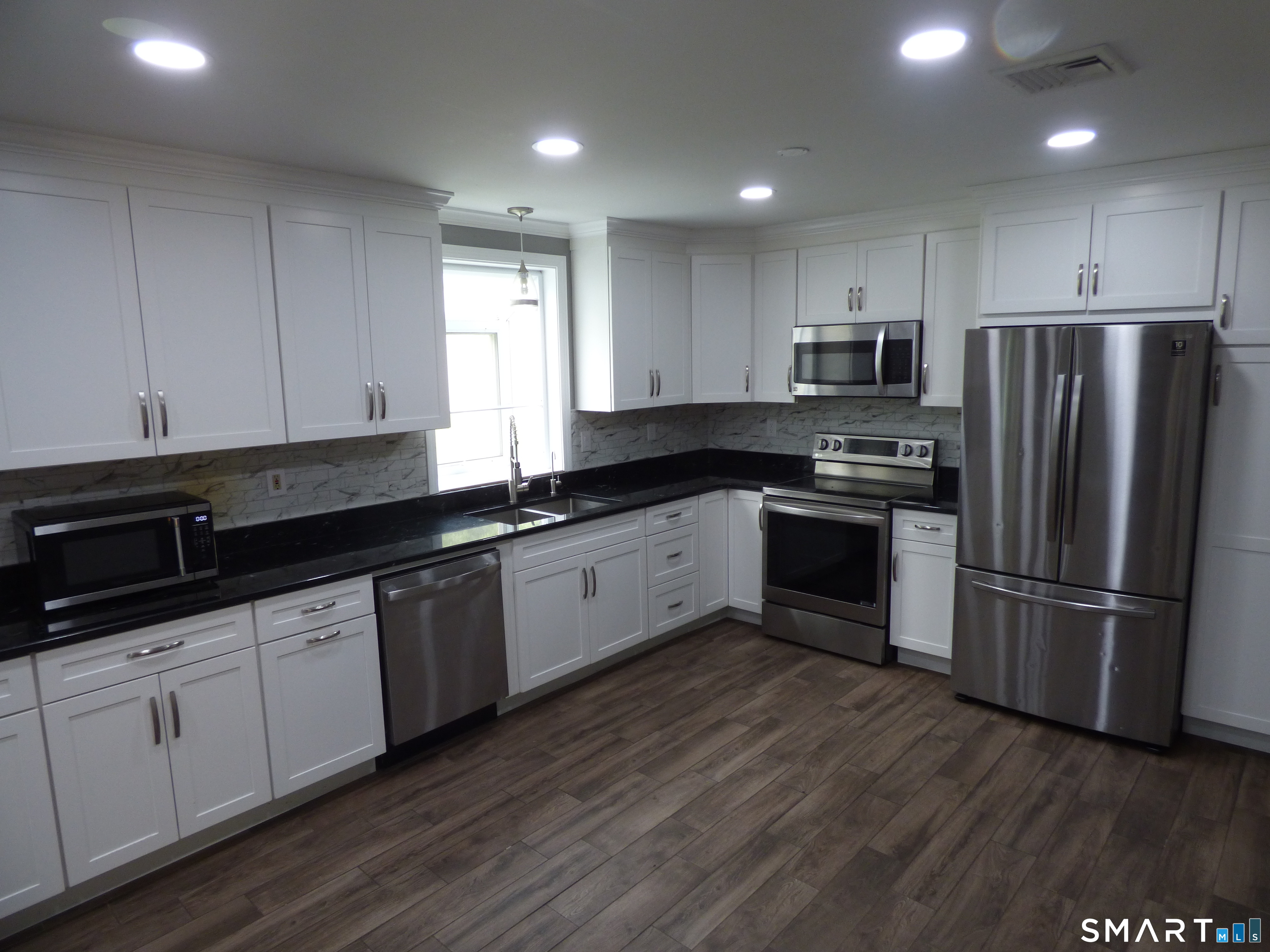 7 Ridge Lane Shelton, CT 06484 - Photo 7 of 26 Gallery Image 7