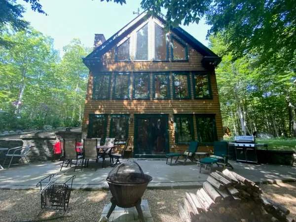 $795,000 | 7 Lakeview Circle, Frye Island, ME 04084