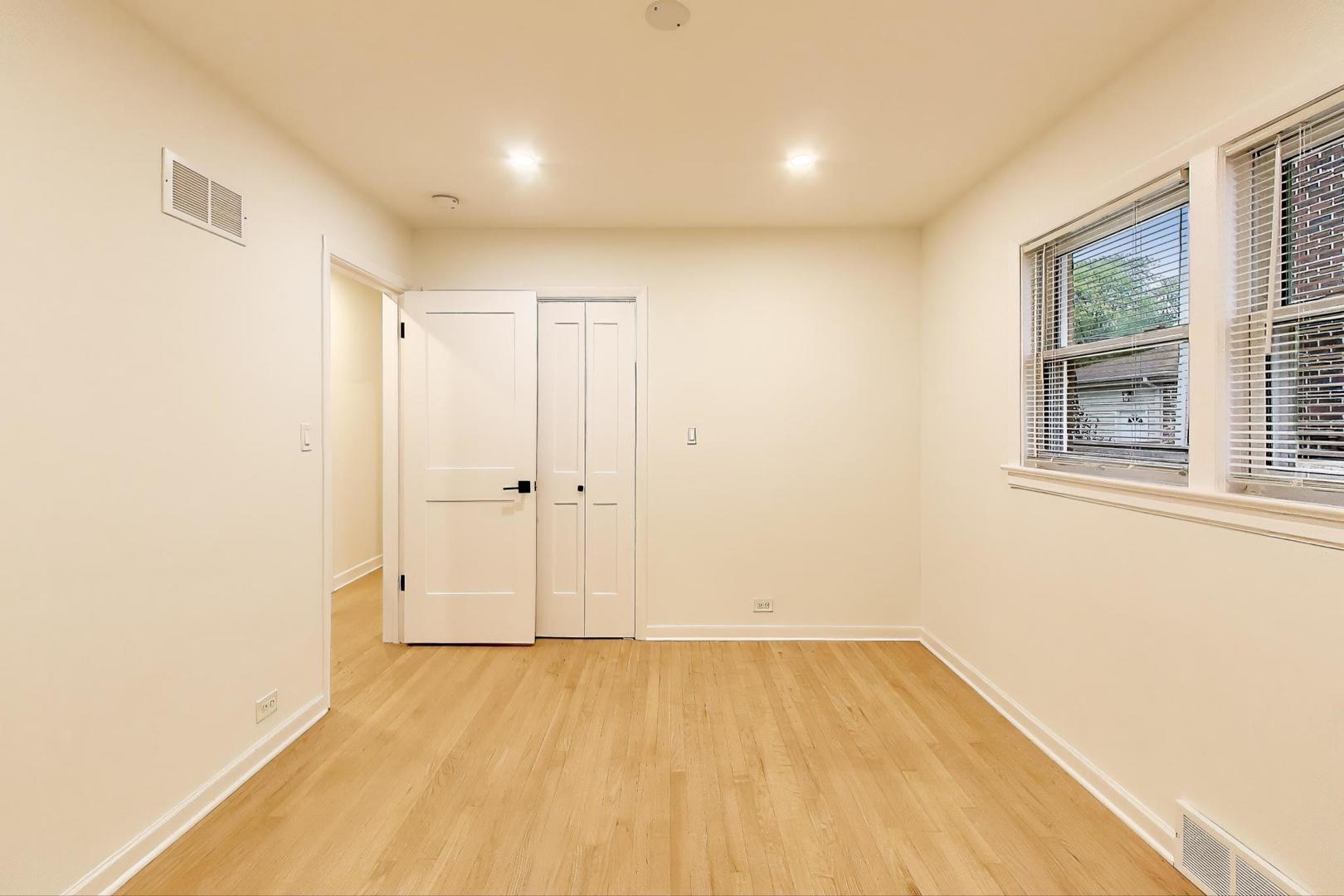 832 North Delphia Avenue Park Ridge, IL 60068 - Photo 15 of 29 a view of an empty room
