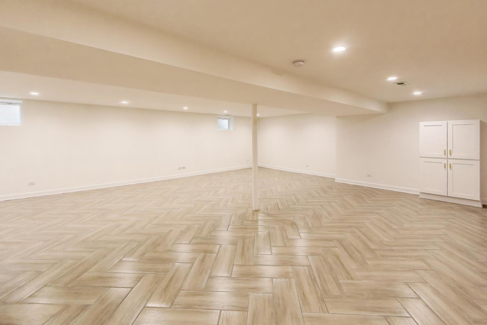 832 North Delphia Avenue Park Ridge, IL 60068 - Photo 18 of 29 a view of an empty room