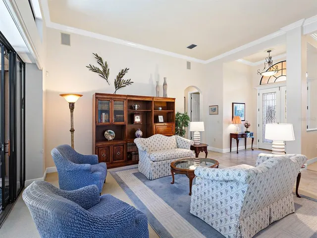 $1,050,000 | 6834 Turnberry Isle Court, Lakewood Ranch, FL 34202