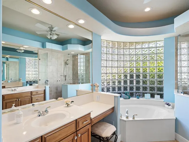 $1,050,000 | 6834 Turnberry Isle Court, Lakewood Ranch, FL 34202